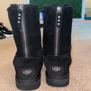 Black Ugg’s. Size 6 for sale.